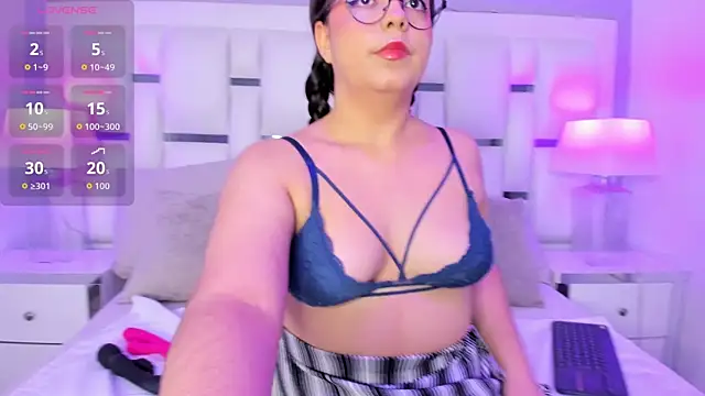 LunaHall online show from May 14, 2026, 8:39 pm