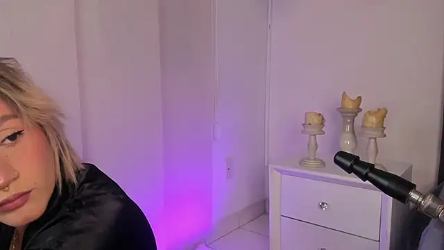 ValkaDoll online show from June 22, 2026, 7:22 pm
