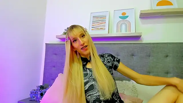 mimi theblondie online show from May 14, 2026, 5:26 am