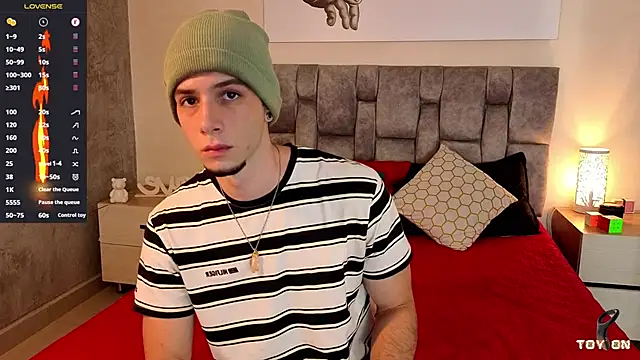 Snapshot of isaacblaze_ chatting on June 4, 2026, 3:55 am isaacblaze online show from June 4, 2026, 3:55 am