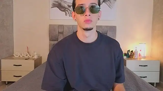Snapshot of isaacblaze_ chatting on July 7, 2026, 3:31 am isaacblaze online show from July 7, 2026, 3:31 am
