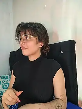 Snapshot of Melissa_Girat_ chatting on May 22, 2026, 2:42 am Melissa Girat online show from May 22, 2026, 2:42 am