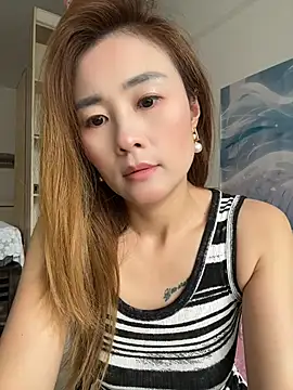 Snapshot of okgirl_23 chatting on July 30, 2026, 1:05 am okgirl 23 online show from July 30, 2026, 1:05 am