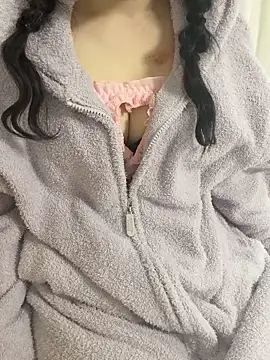 luna sleepy online show from May 14, 2026, 2:41 am