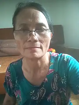 Vieekee online show from May 25, 2026, 4:23 am