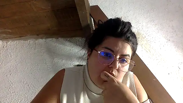 Snapshot of velvelshadow chatting on May 20, 2026, 2:14 pm velvelshadow online show from May 20, 2026, 2:14 pm