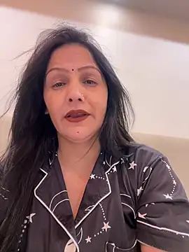 Snapshot of simmy14321 chatting on July 4, 2026, 6:01 pm simmy14321 online show from July 4, 2026, 6:01 pm