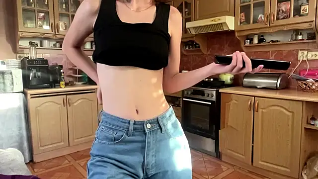 DaphneAmor online show from June 3, 2026, 5:17 pm