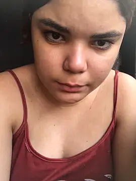 Snapshot of Cliaclara chatting on May 17, 2026, 3:23 pm Cliaclara online show from May 17, 2026, 3:23 pm