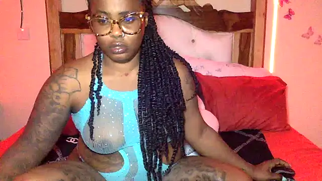 Snapshot of creamyamber chatting on May 3, 2026, 2:38 am creamyamber online show from May 3, 2026, 2:38 am