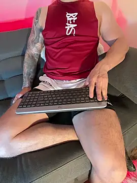 Oliver browm online show from May 13, 2026, 12:56 pm