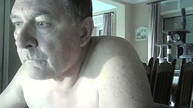 Snapshot of edje59a chatting on November 6, 2025, 7:34 am edje59a online show from November 6, 2025, 7:34 am