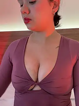 Snapshot of thamiina__ chatting on July 6, 2026, 11:50 am thamiina online show from July 6, 2026, 11:50 am