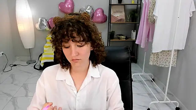 Miriam Boshe online show from May 15, 2026, 1:53 pm