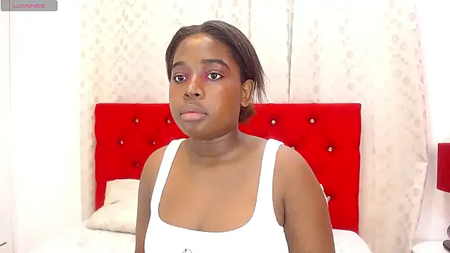 Snapshot of Kendra_Luux chatting on June 24, 2026, 2:04 pm Kendra Luux online show from June 24, 2026, 2:04 pm