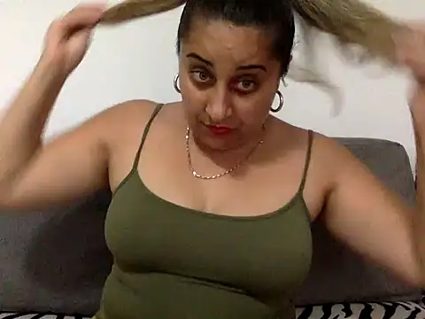 Antoniasweet online show from June 15, 2026, 3:55 pm