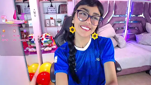 Snapshot of Violett_Gardenn chatting on June 15, 2026, 11:21 am Violett Gardenn online show from June 15, 2026, 11:21 am