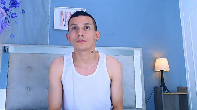 Snapshot of Isak_Berekoa chatting on May 11, 2026, 7:33 pm Isak Berekoa online show from May 11, 2026, 7:33 pm