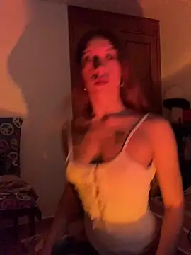 Snapshot of SarahFox- chatting on May 25, 2026, 7:56 pm SarahFox- online show from May 25, 2026, 7:56 pm