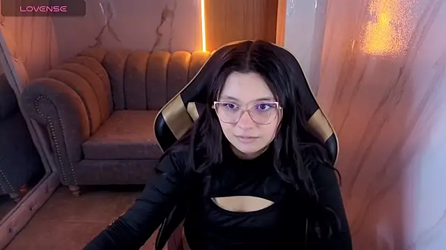 Snapshot of HoneyDoll_tf chatting on July 1, 2026, 1:11 pm HoneyDoll tf online show from July 1, 2026, 1:11 pm
