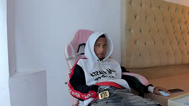 Snapshot of Supreme_Badboy chatting on June 28, 2026, 4:13 pm Supreme Badboy online show from June 28, 2026, 4:13 pm