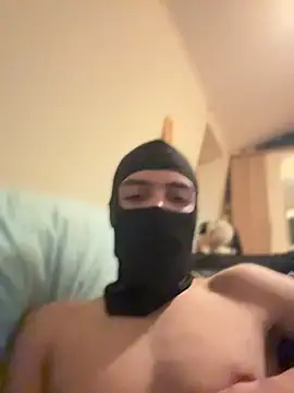 Snapshot of Z-man- chatting on May 14, 2026, 11:24 pm Z-man- online show from May 14, 2026, 11:24 pm