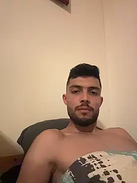Snapshot of Z-man- chatting on July 4, 2026, 11:20 pm Z-man- online show from July 4, 2026, 11:20 pm