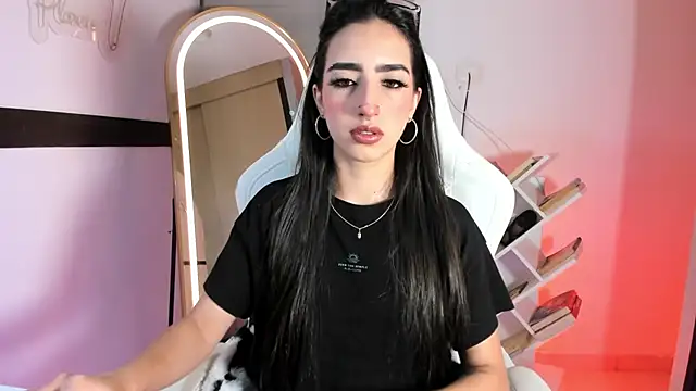 Snapshot of AgathaBlair chatting on July 19, 2026, 8:45 am AgathaBlair online show from July 19, 2026, 8:45 am