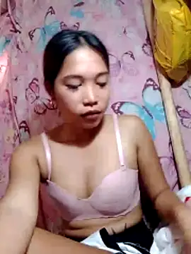 hottie zaira online show from May 18, 2026, 12:44 am