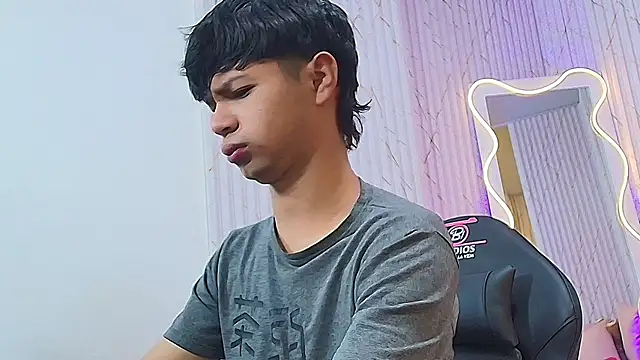 Spark tay online show from June 12, 2026, 2:53 am