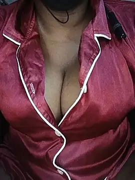 salonibaby12 online show from May 15, 2026, 8:29 pm