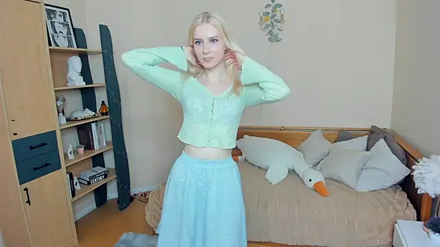 Snapshot of LaynePingitore chatting on May 23, 2026, 8:35 am LaynePingitore online show from May 23, 2026, 8:35 am