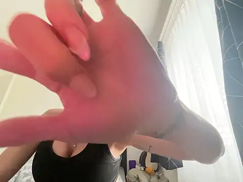 Hailey amour online show from May 19, 2026, 1:29 pm