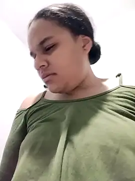 sexybronwgirl01 online show from May 17, 2026, 9:09 am