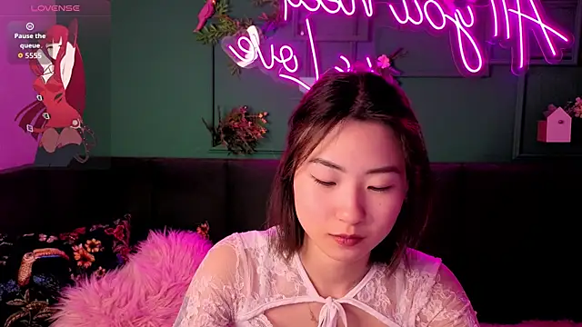 Runi Asian online show from June 15, 2026, 1:06 am