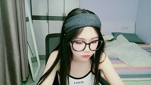 xiaoxiaoyu030 online show from May 22, 2026, 3:21 pm