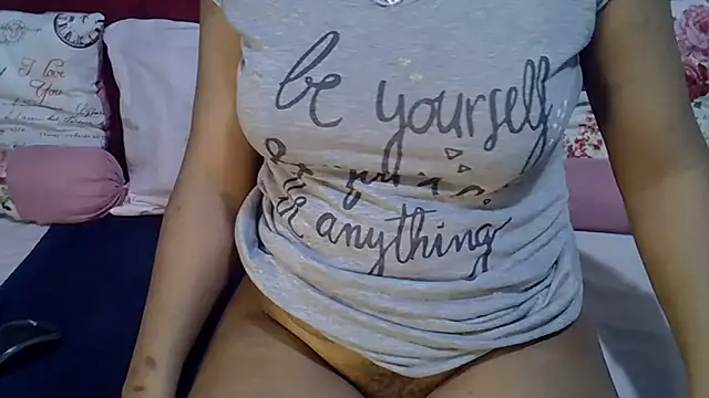 Queenleahx online show from June 6, 2026, 6:40 am