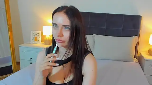 KellyWhites online show from June 27, 2026, 5:24 am
