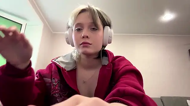 Snapshot of CuteLilit chatting on June 2, 2026, 4:40 pm CuteLilit online show from June 2, 2026, 4:40 pm