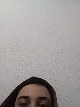 lucasComedor69  online show from May 13, 2026, 8:49 pm