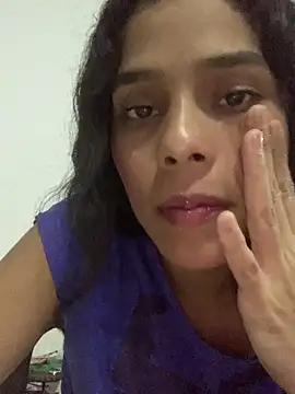 Snapshot of Saray_queen1 chatting on May 14, 2026, 6:10 am Saray queen1 online show from May 14, 2026, 6:10 am