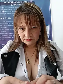 Snapshot of KAREN--03 chatting on June 24, 2026, 6:39 pm KAREN--03 online show from June 24, 2026, 6:39 pm
