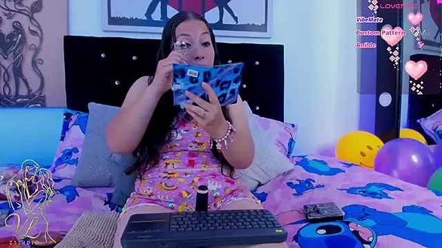Snapshot of BLONDIE_TATIS chatting on June 3, 2026, 12:39 pm BLONDIE TATIS online show from June 3, 2026, 12:39 pm