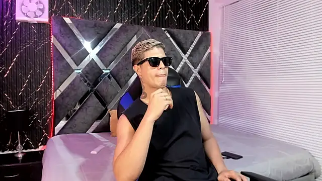 Snapshot of dominic_connor chatting on June 8, 2026, 3:40 am dominic connor online show from June 8, 2026, 3:40 am