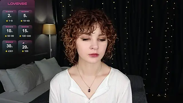 Snapshot of Kira__Fluffy chatting on June 25, 2026, 12:08 am Kira Fluffy online show from June 25, 2026, 12:08 am