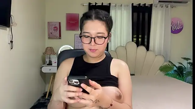 Snapshot of RingMyBelle chatting on June 22, 2026, 3:25 am RingMyBelle online show from June 22, 2026, 3:25 am