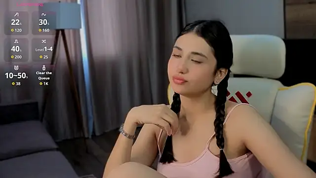 honeylanaa online show from June 27, 2026, 4:51 am