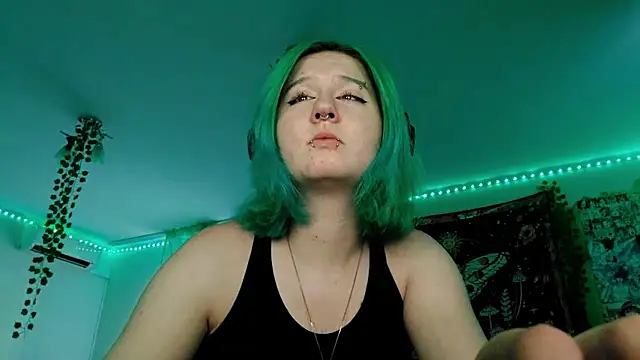 Snapshot of HunXena chatting on June 7, 2026, 4:23 pm HunXena online show from June 7, 2026, 4:23 pm