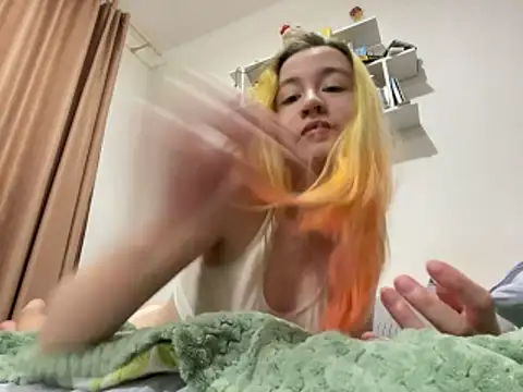 Emilya201 online show from May 21, 2026, 12:52 am