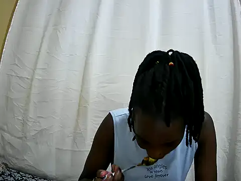 Snapshot of pritty_amber chatting on June 17, 2026, 12:21 am pritty amber online show from June 17, 2026, 12:21 am